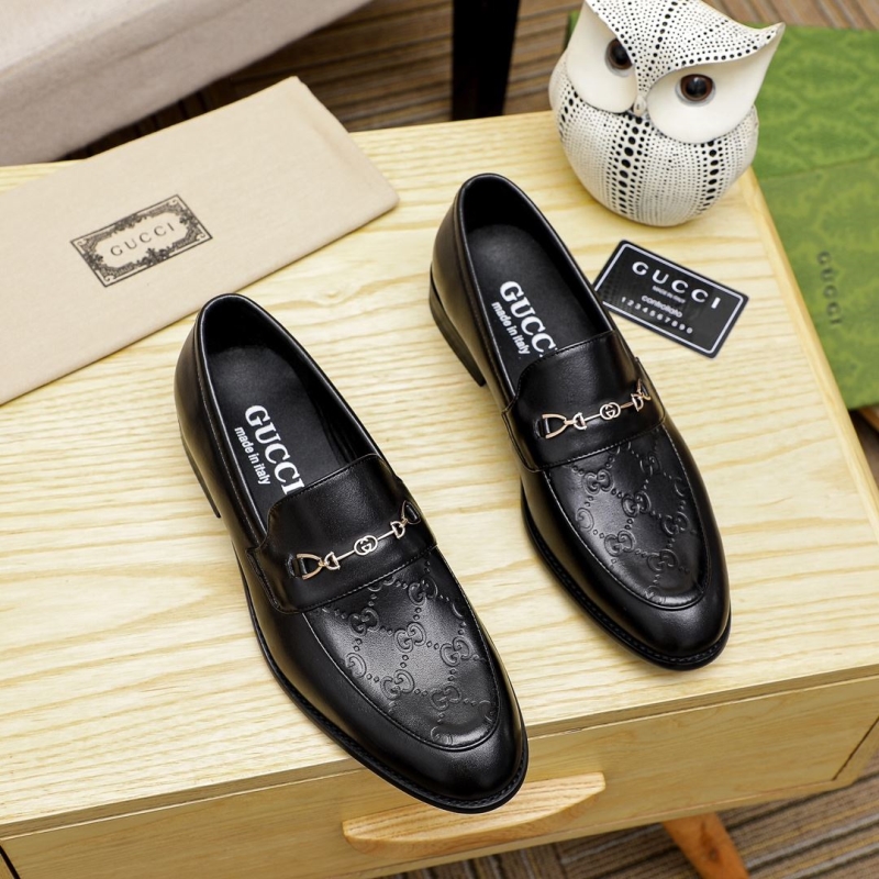 G*u*i leather shoes